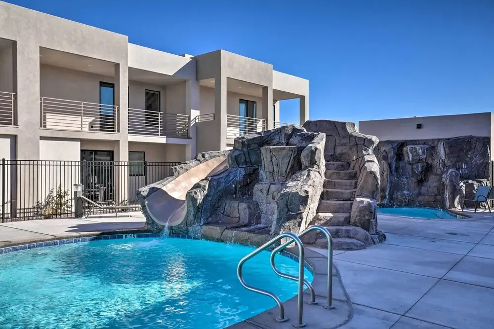7 Mi to Snow Canyon: Townhome w/ Arcade Games!