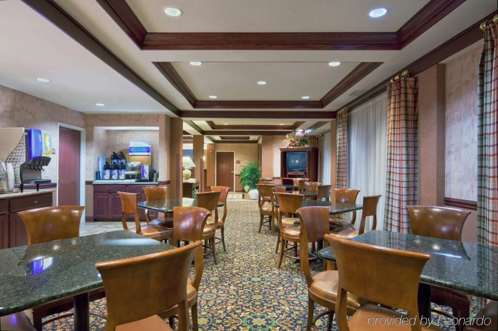 Holiday Inn Express Gas City by IHG