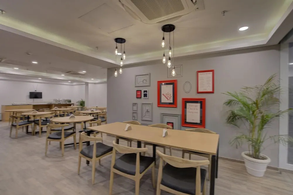 OYO Townhouse 114 Eureka Grand