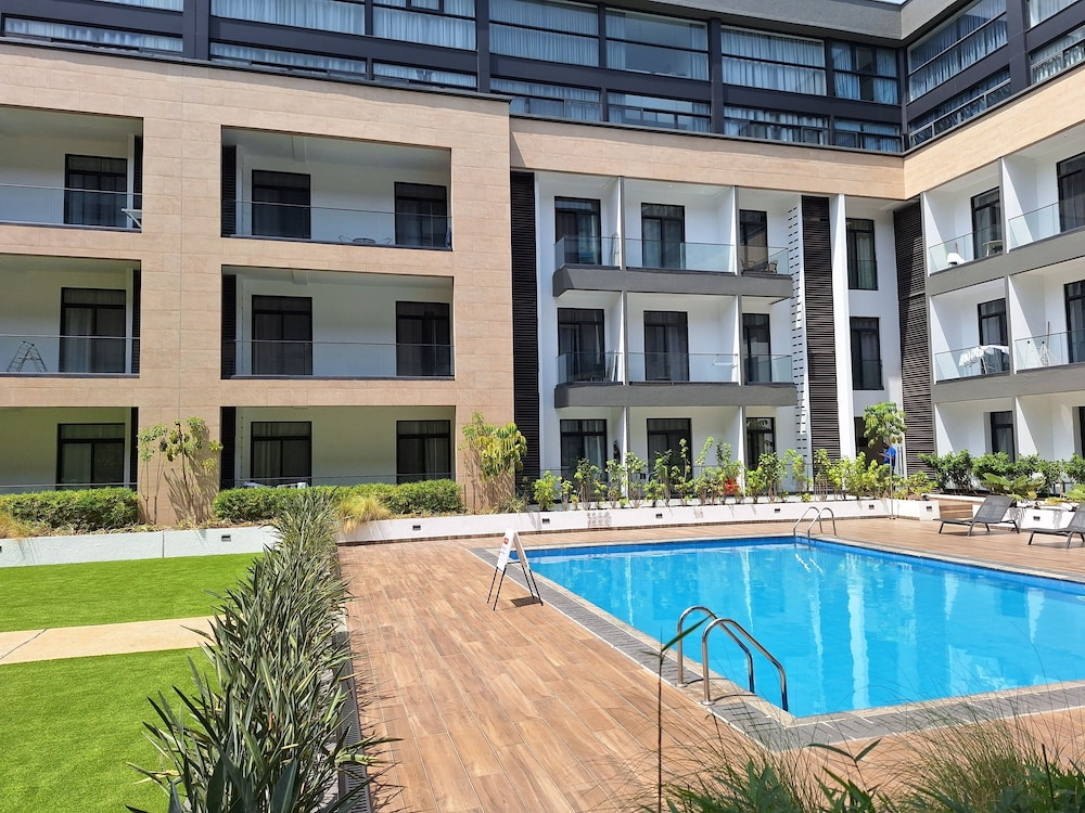 Embassy Gardens by Clifton Homes