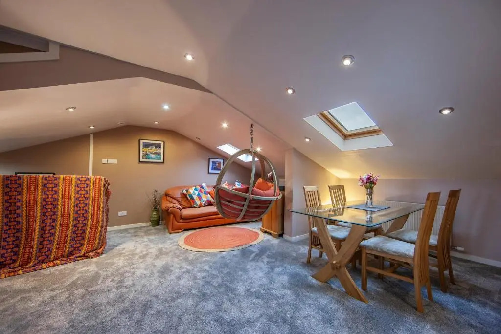 Premium 2nd floor 2 bed Apt sleeps 4 adults in Oban town