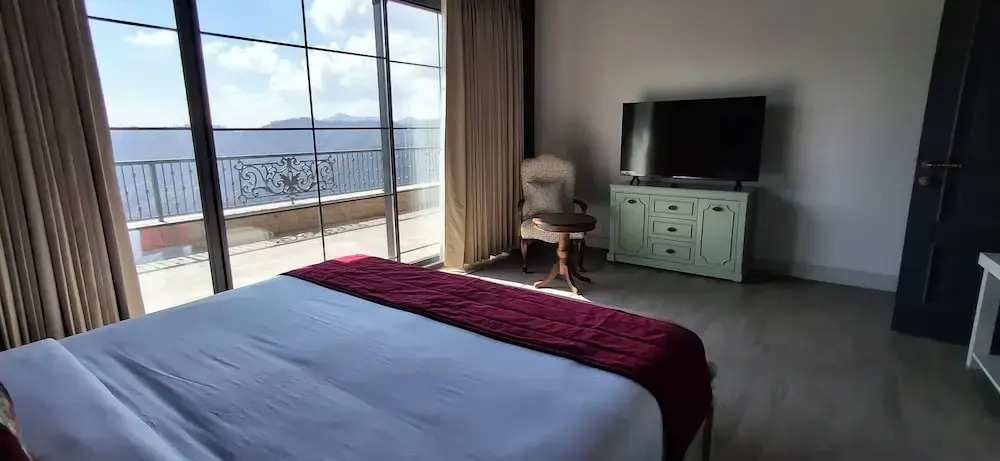 Rosastays Aarnalaya