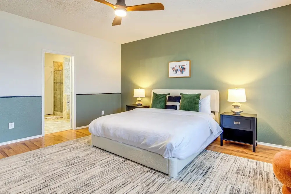 Group-friendly Grand Prairie Home w/ Perks!