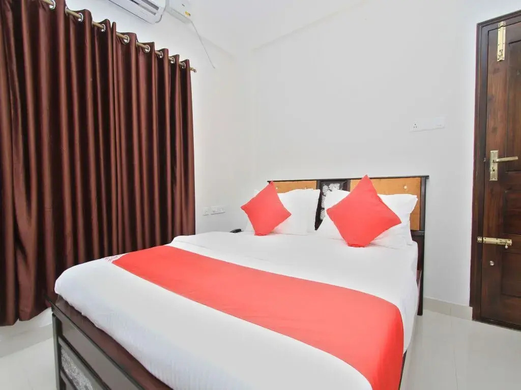 Hotel Royal Residence by OYO Rooms