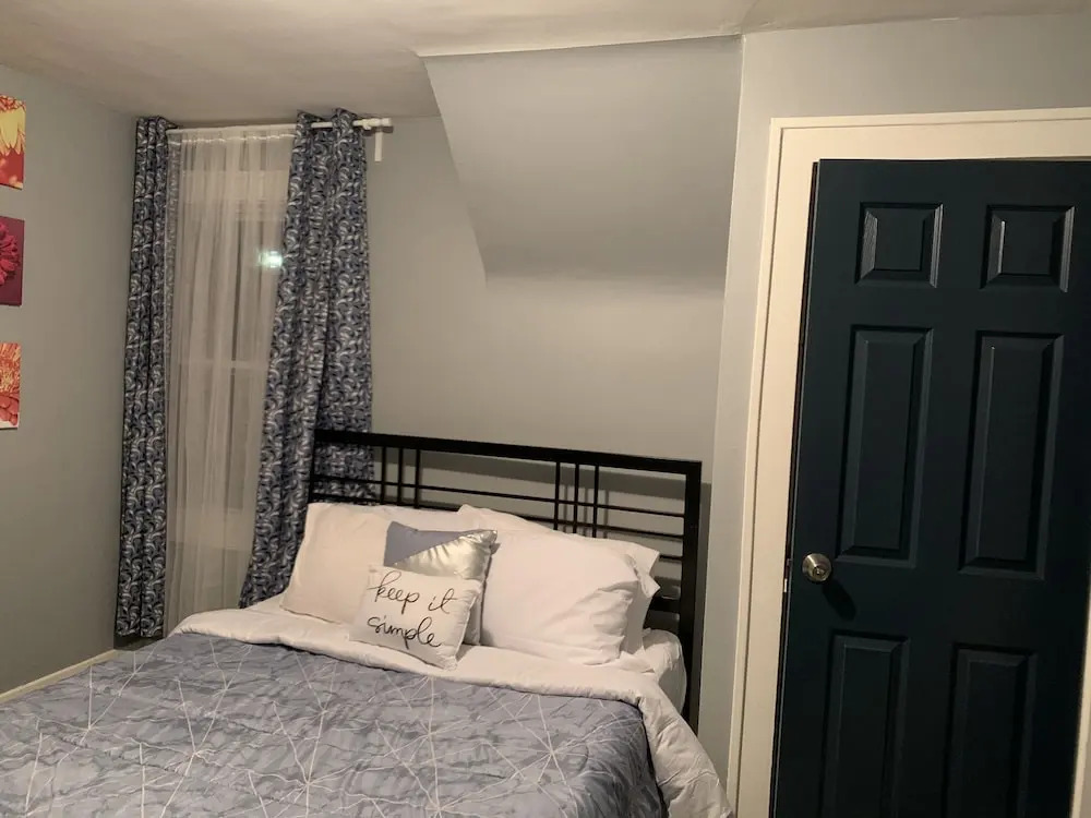 Pontiac Guest House