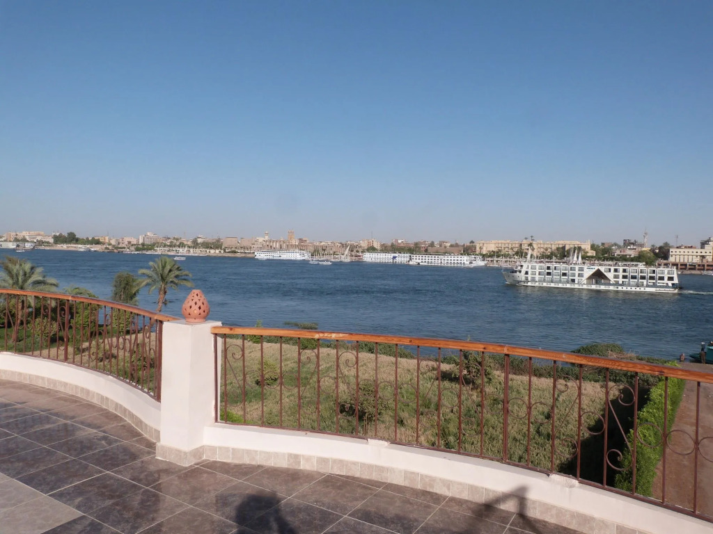 Luxor Plaza House