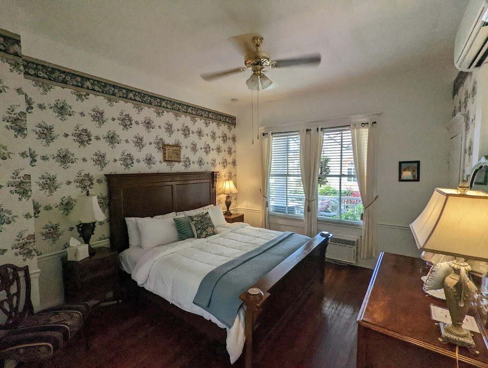 Old Powder House Inn