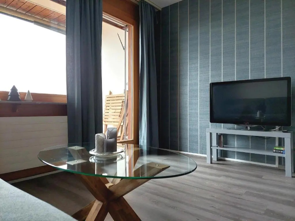 LAAX central holiday apartment with pool & sauna