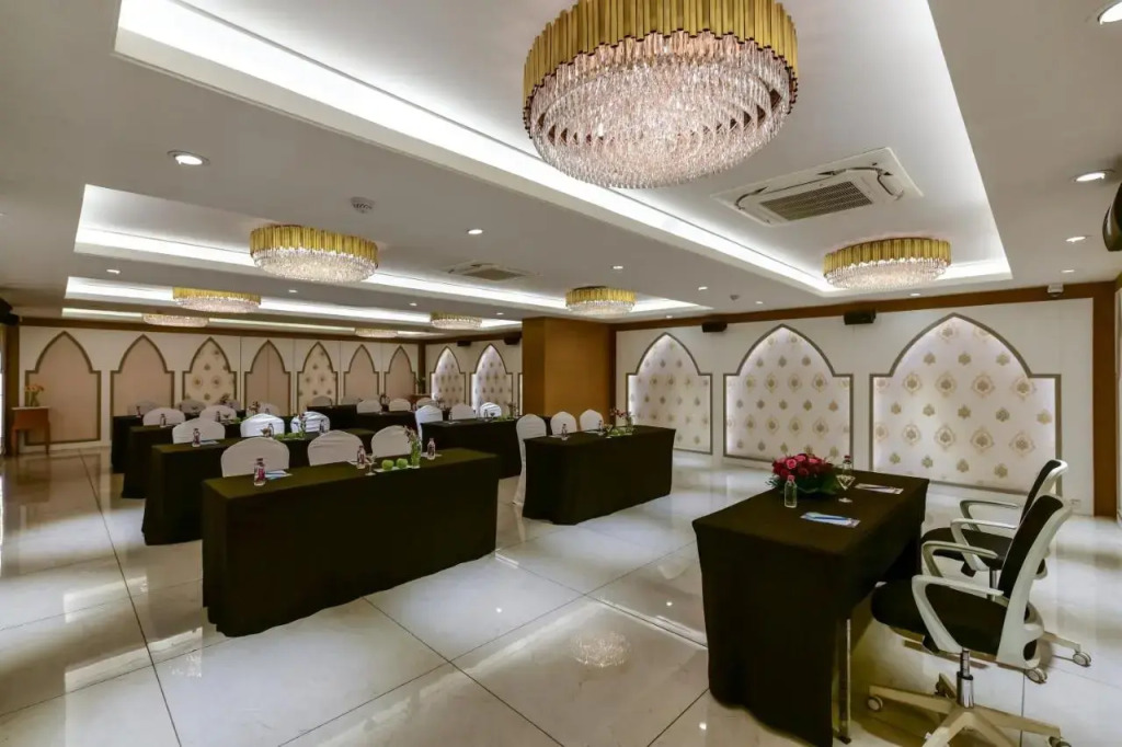 Express11 Hotel