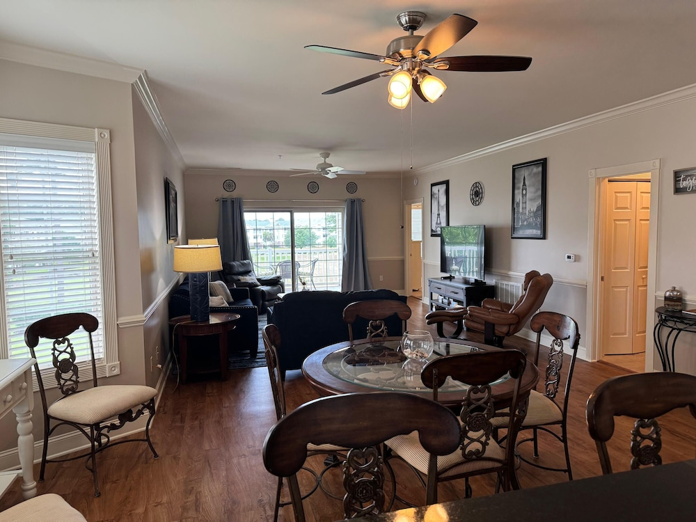 Magnolia Pointe Luster Leaf 4894-301