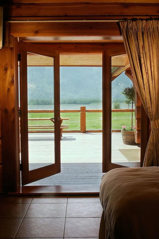 Fraser River Lodge
