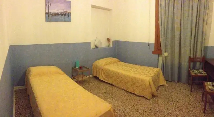 Rooms For Friends