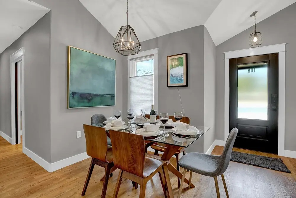 New! Luxury Home 1blk From Main St W/hot-tub&grill