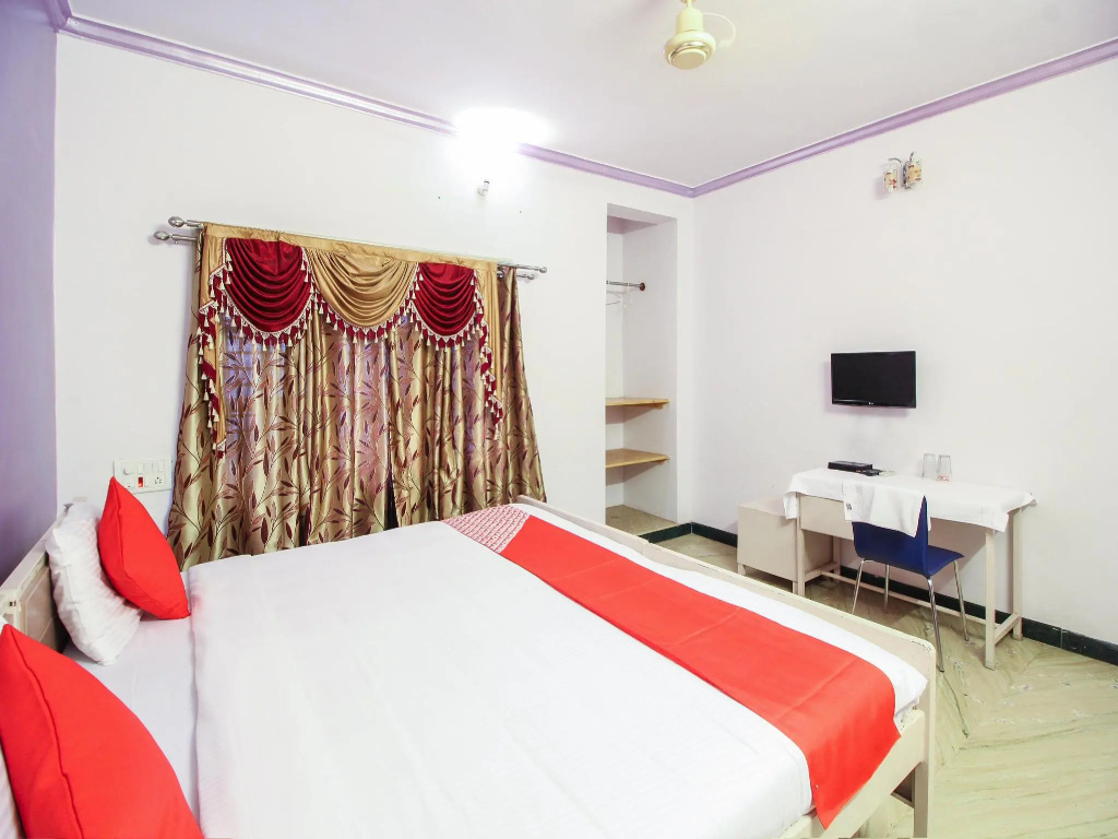OYO 14552 Kingston Residency