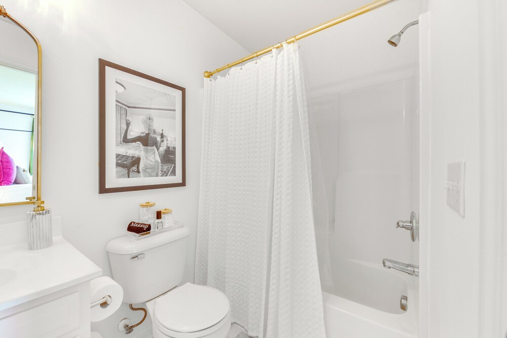 Chic Morgantown Vacation Rental - 2 Mi to Wvu!
