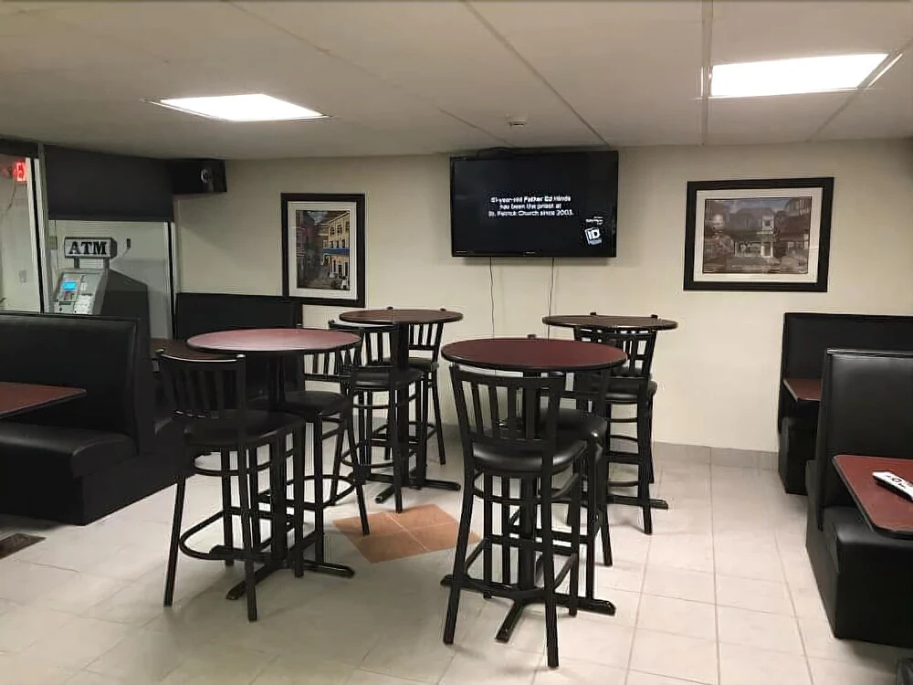 Campton Parkway Inn
