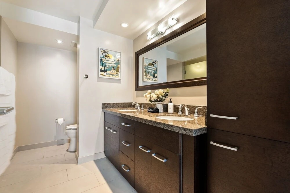 Allure Waikiki 2 Bedroom Condo by RedAwning