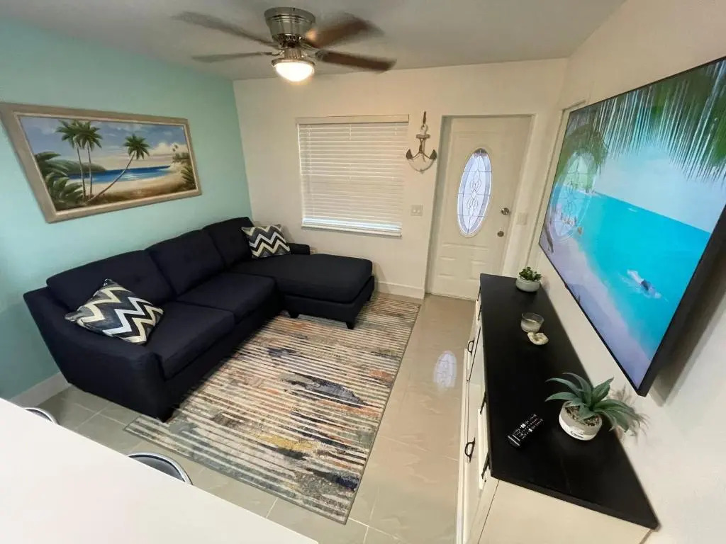 Beach House - 2BD 3BH - Fort Lauderdale