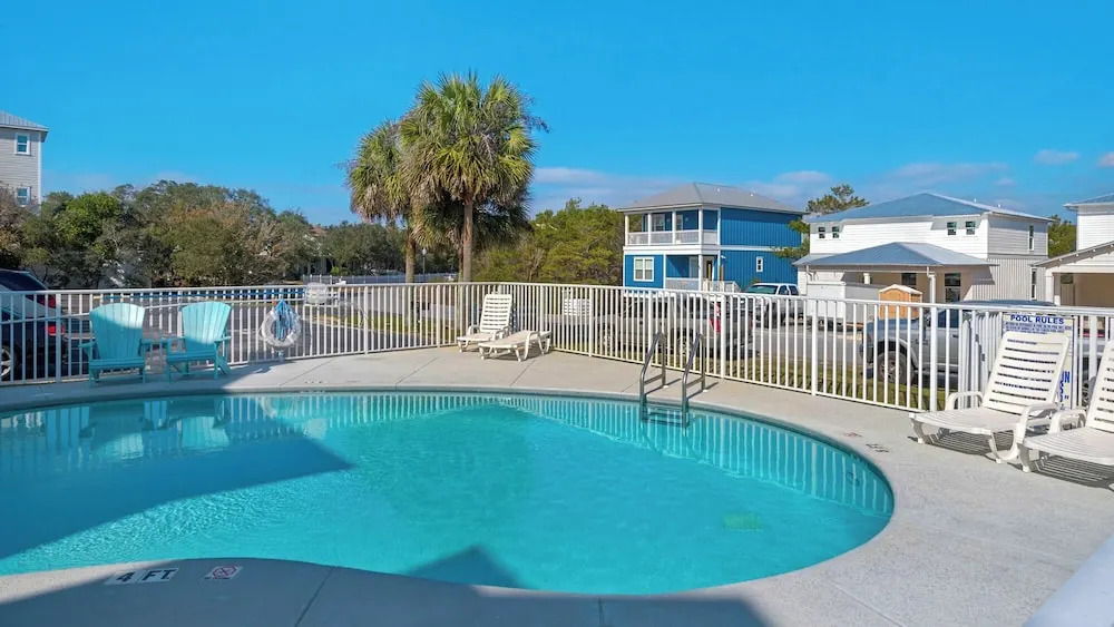 4-bedroom Cottage in Seacrest Beach ~ Gulf Views ~ Community Pool