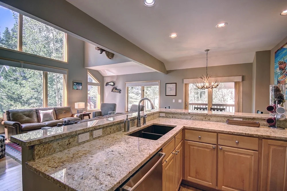 Tall Pines Lodge 4 Bedroom Townhouse by RedAwning