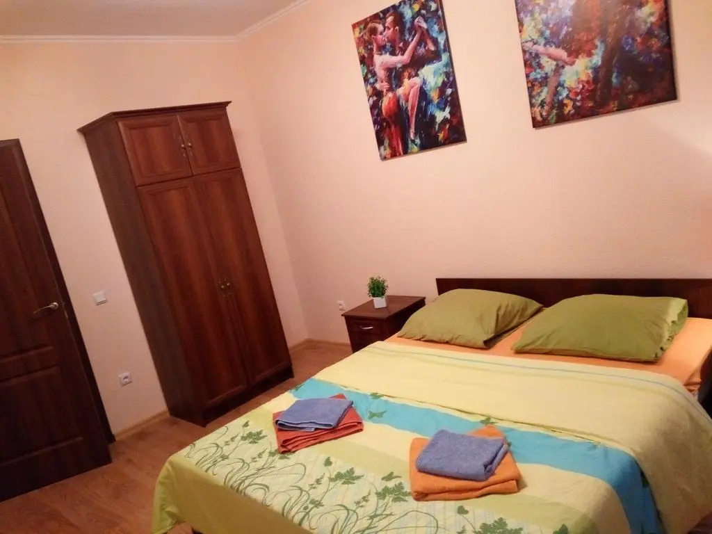 Best Apartments on Kyryla & Mefodia
