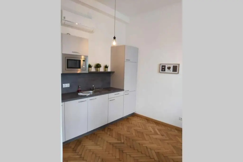 Lovely New 2 Bedroom Near Hannovamarkt