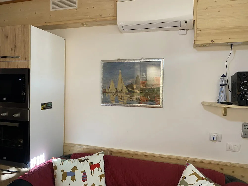 Apartment - Sleeps 2 & Swimming Pool