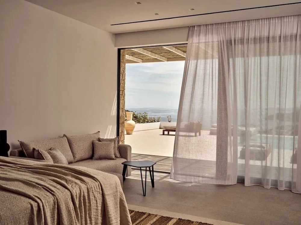 The Sall Suites Complex A - Open Plan Suites with Private Pool
