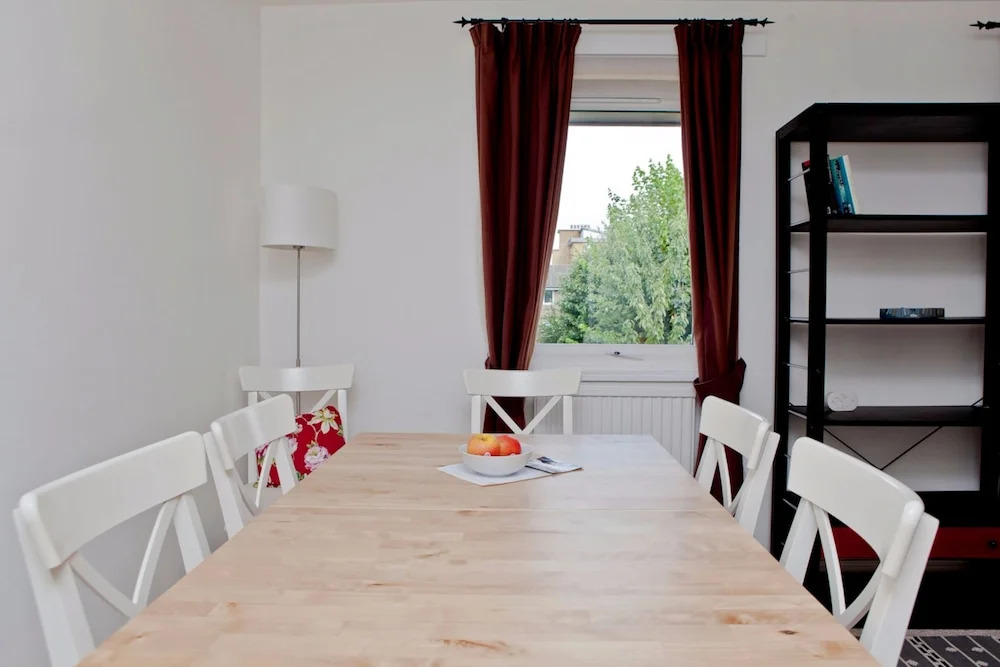 Warm East London Apartment - Sleeps 4