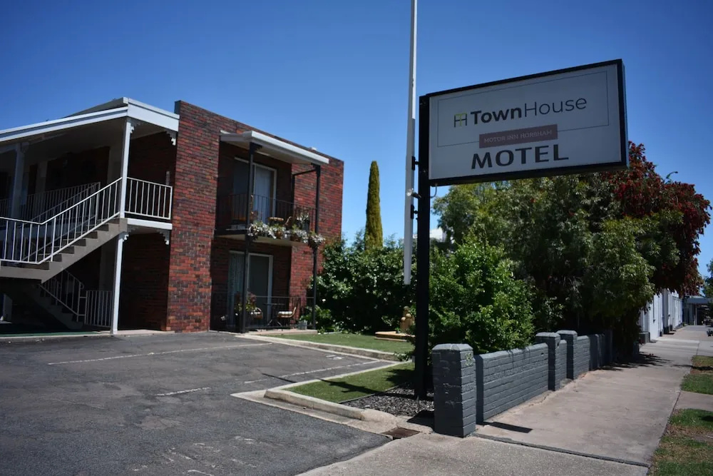 Town House Motor Inn