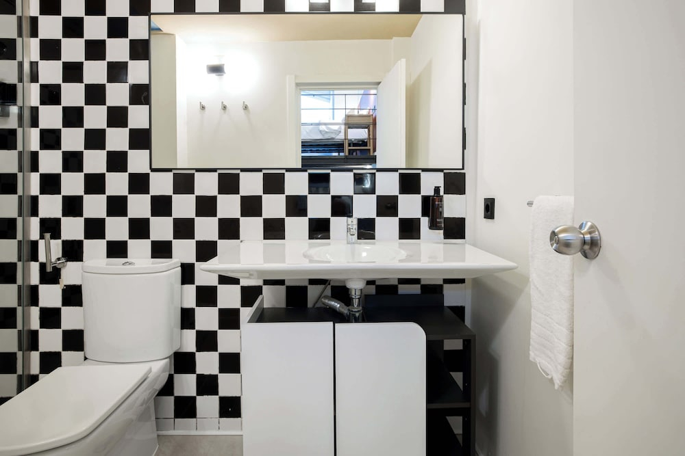 Fine Arts Ateliers by Olala Homes