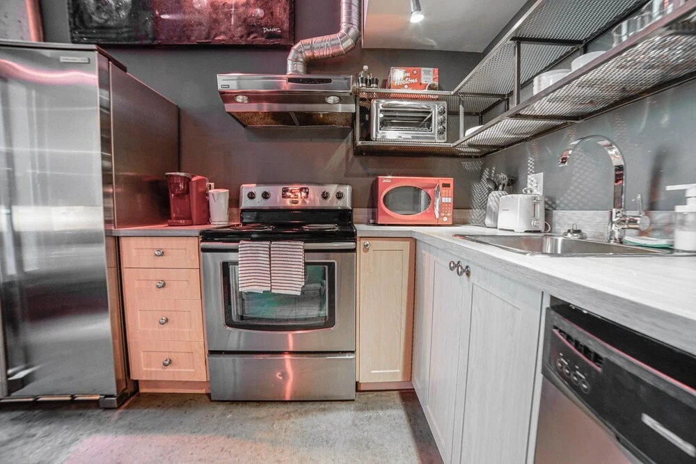 Charming 1BR W Sofa Bed and Private Balcony