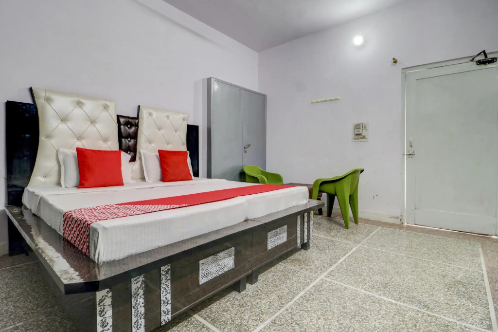 Hotel Yatri Niwas by OYO Rooms