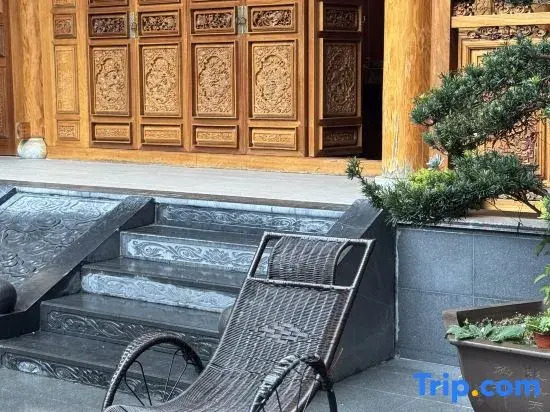 Yishanlou · Wanfeng Hidden Stay · Hui-style Design Vacation Apartment (Xingyi Wanfenglin)