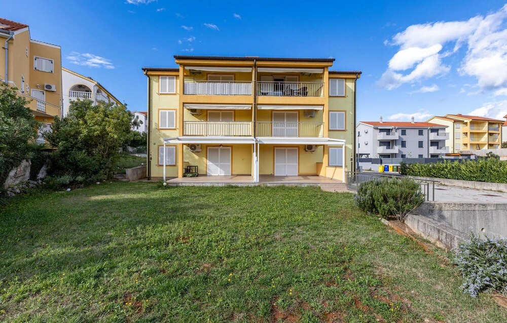 Nice Home in Cizici With Wifi and 2 Bedrooms