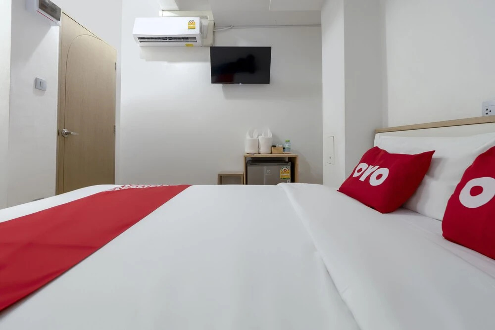 OYO 982 Charurat Suite​