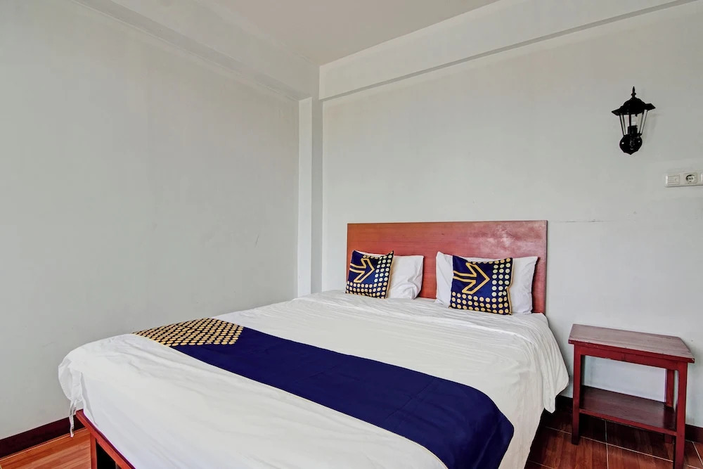 Hotel O Pondok Anggrek Syariah