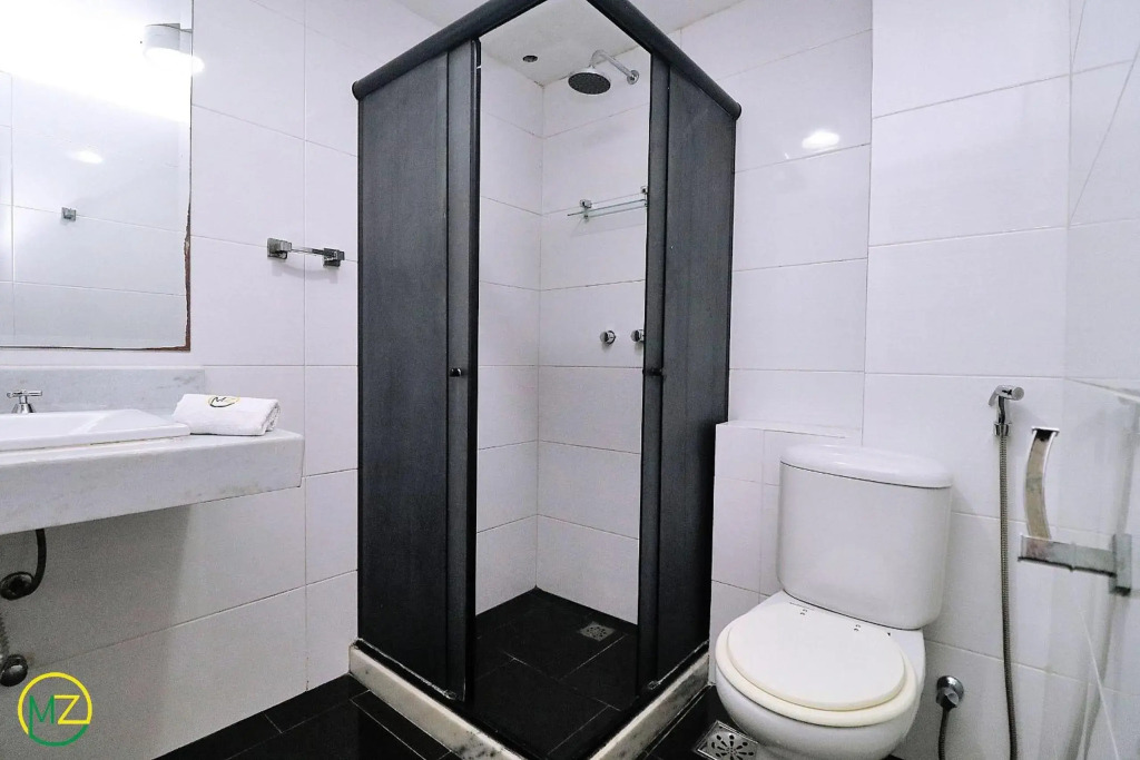 Magnifica e enorme cobertura duplex com 4 quartos, terraço, piscina e vista pro mar em Copacabana!