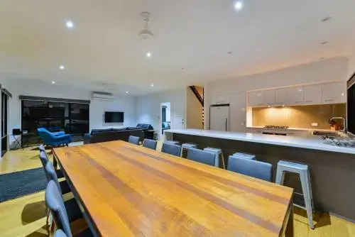 8 Kestrel Place