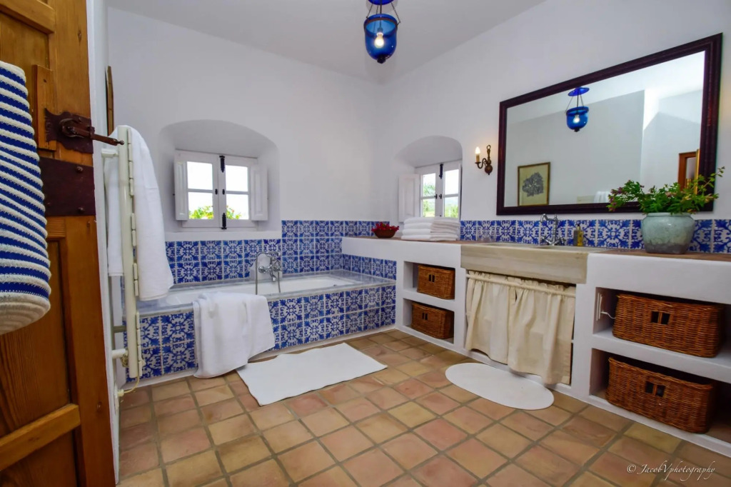 20000 - A Real Oasis In Colonial Style