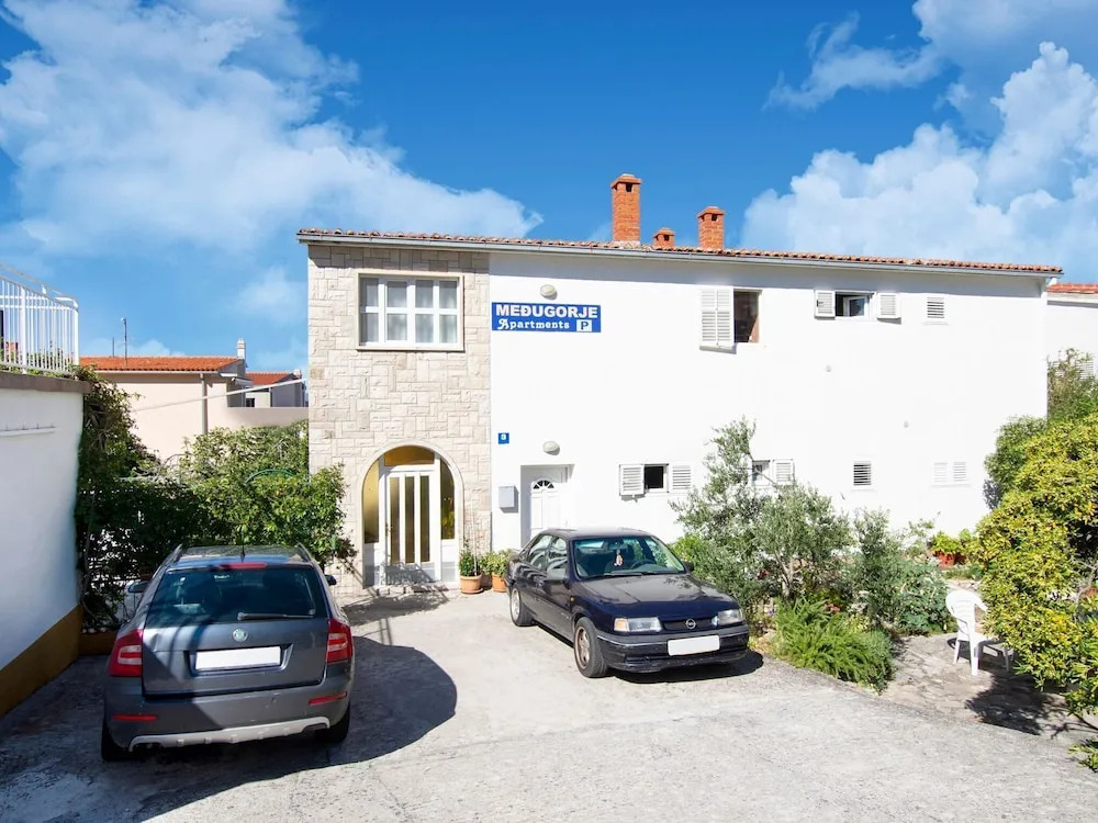 Cosy Holiday Home in Baška Voda With Terrace