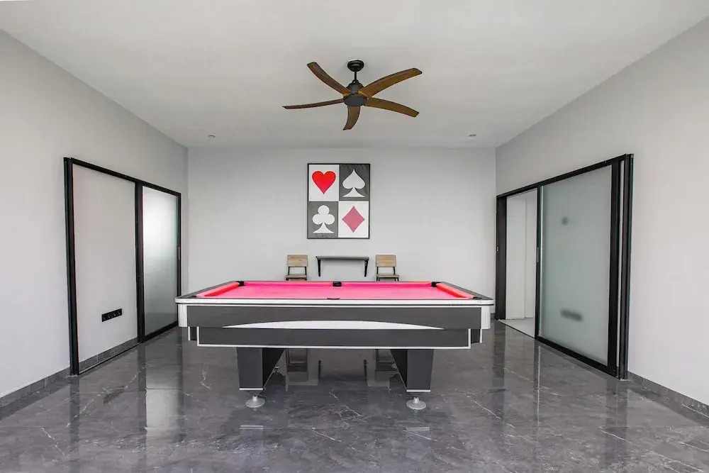 Villa MJ Modern Luxe 4BR with Big Pool & Rooftop
