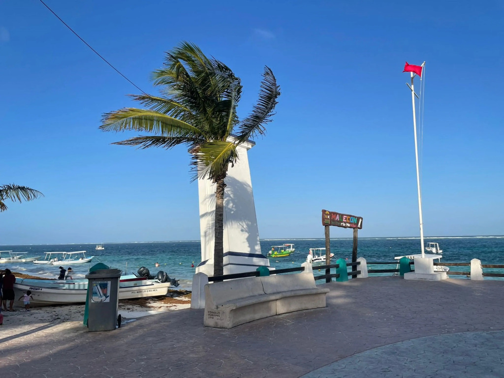 Casa del Puerto by MIJ - Beachfront Hotel