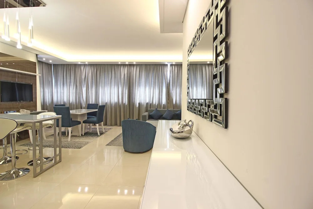 Palm Ville Suites