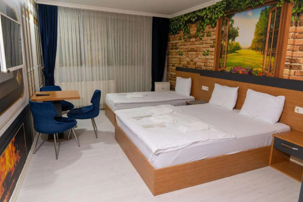 Heraldic Room Hotel