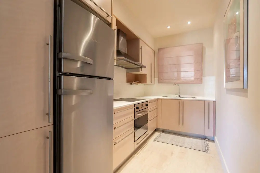 2BD Sunny Condo Close to the Beach