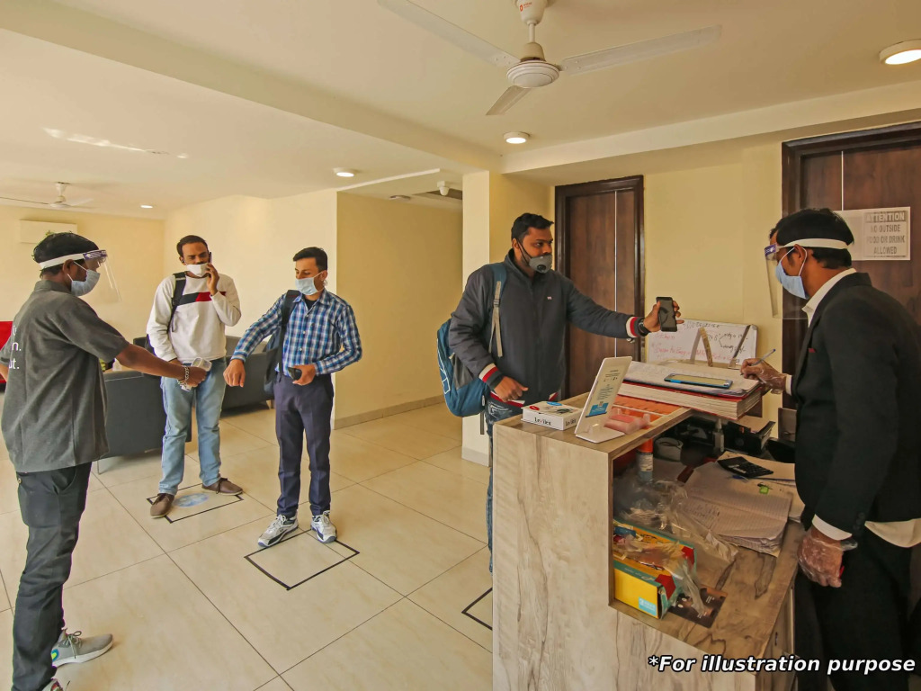 Hotel O Varcity Phi Premium Pavilion ,Above HDFC Bank ,Near Anjaneya Temple Madiwala, Hosur Main r
