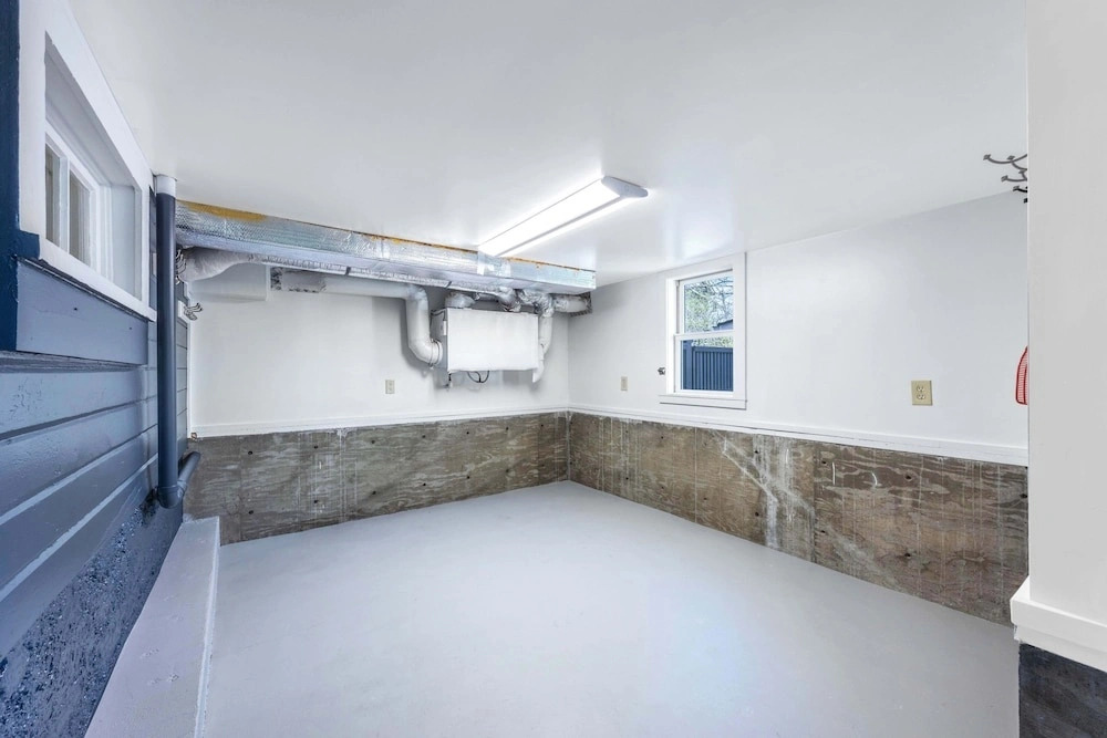 State Of Chill 4 Bedroom Home