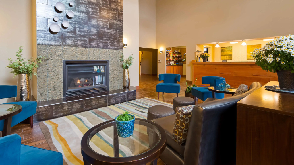 BEST WESTERN Plus Menomonie Inn & Suites