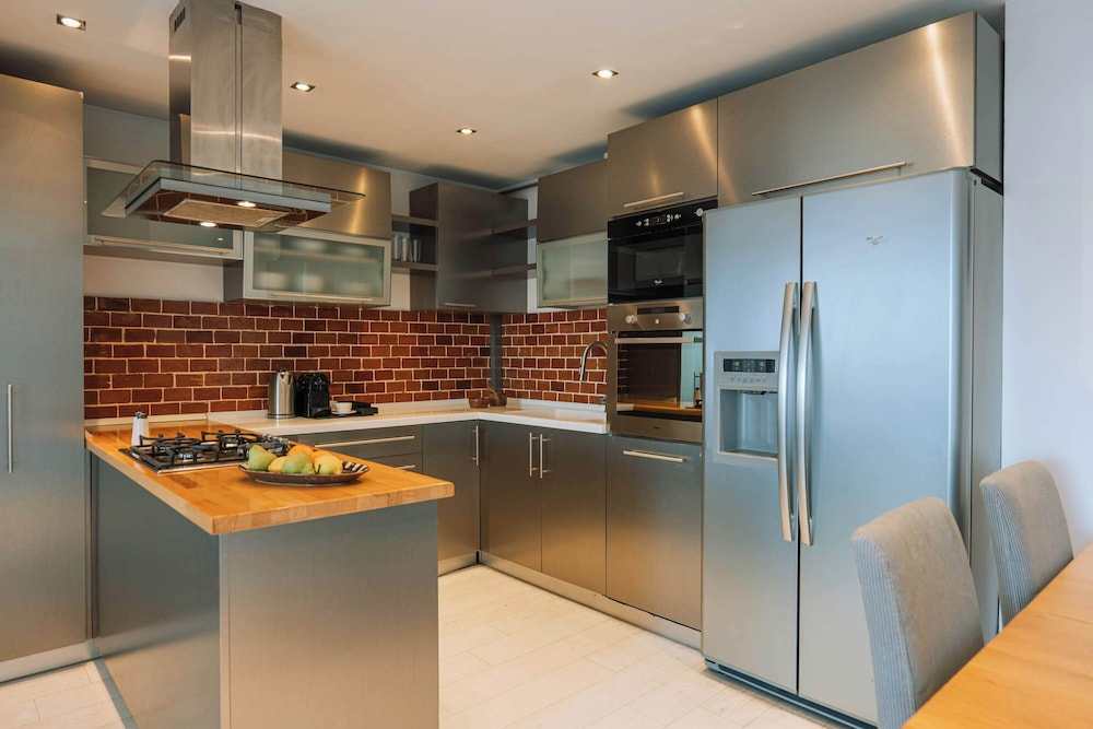 New Unirii Center Apartments by Olala Homes